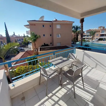 Sunny 2 Bed Home, In Universal *