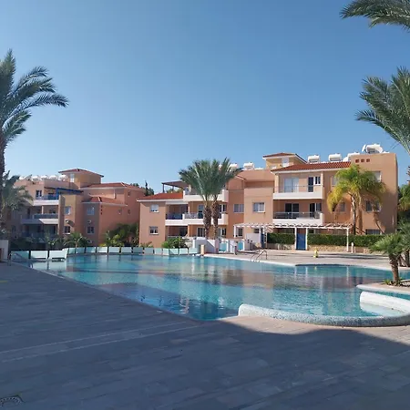 Sunny 2 Bed Home, In Universal דירה *