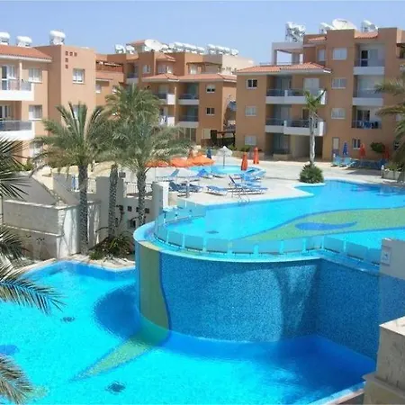 דירה Sunny 2 Bed Home, In Universal Paphos